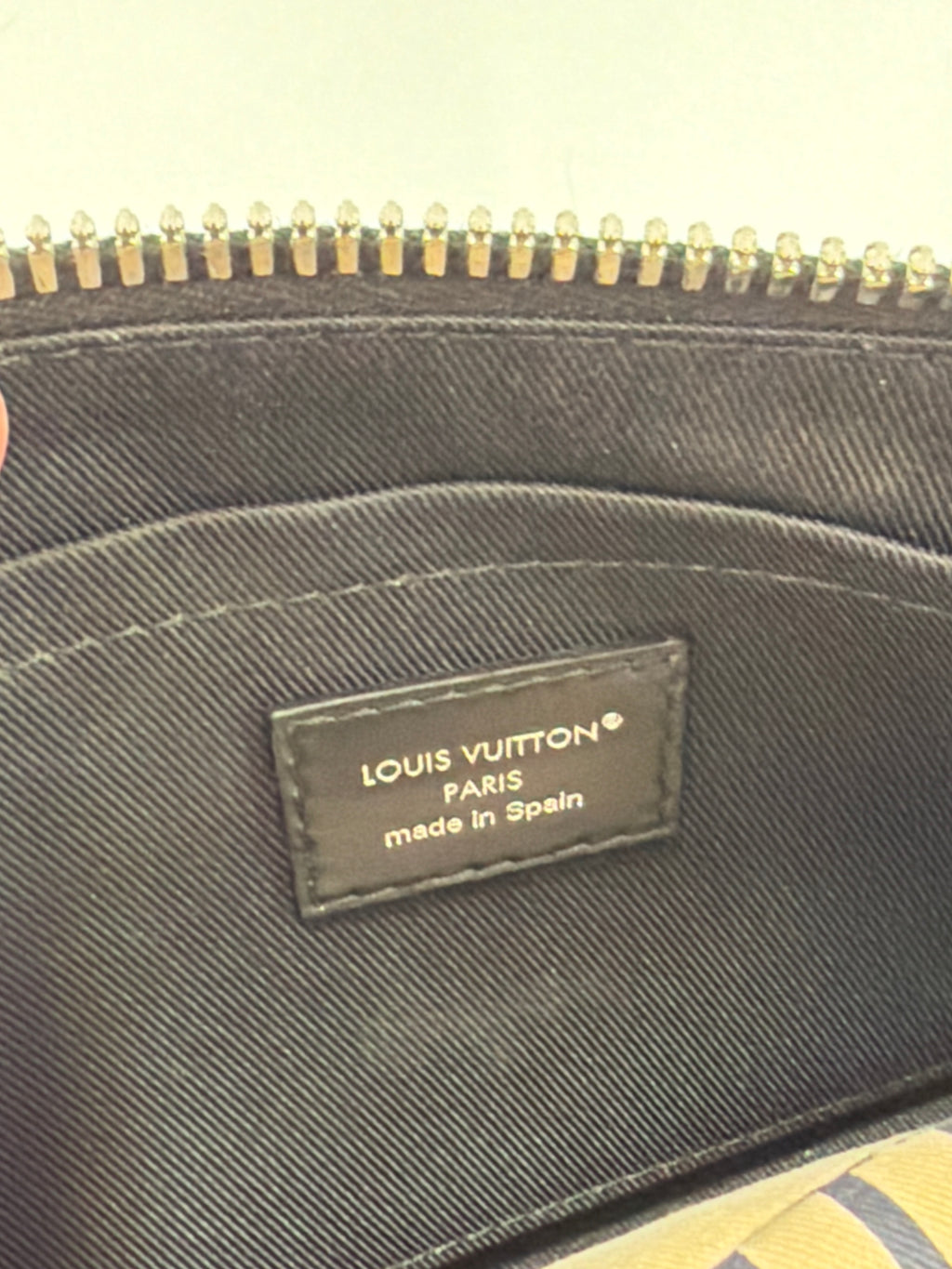 Louis Vuitton Keepall Cargo Bandoulière 25 in Pelle di Vitello Nera (Modello M13988)