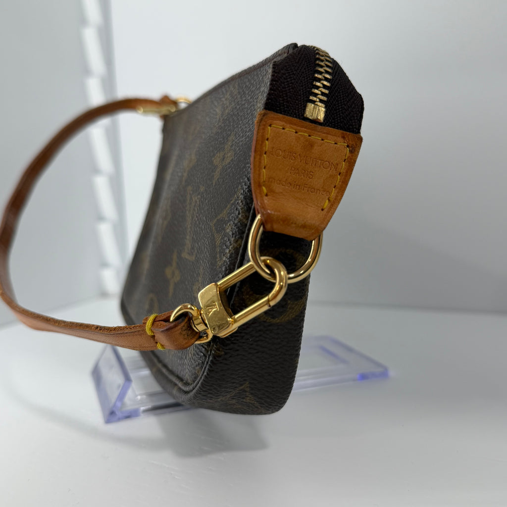 Louis Vuitton Pochette Accessoire