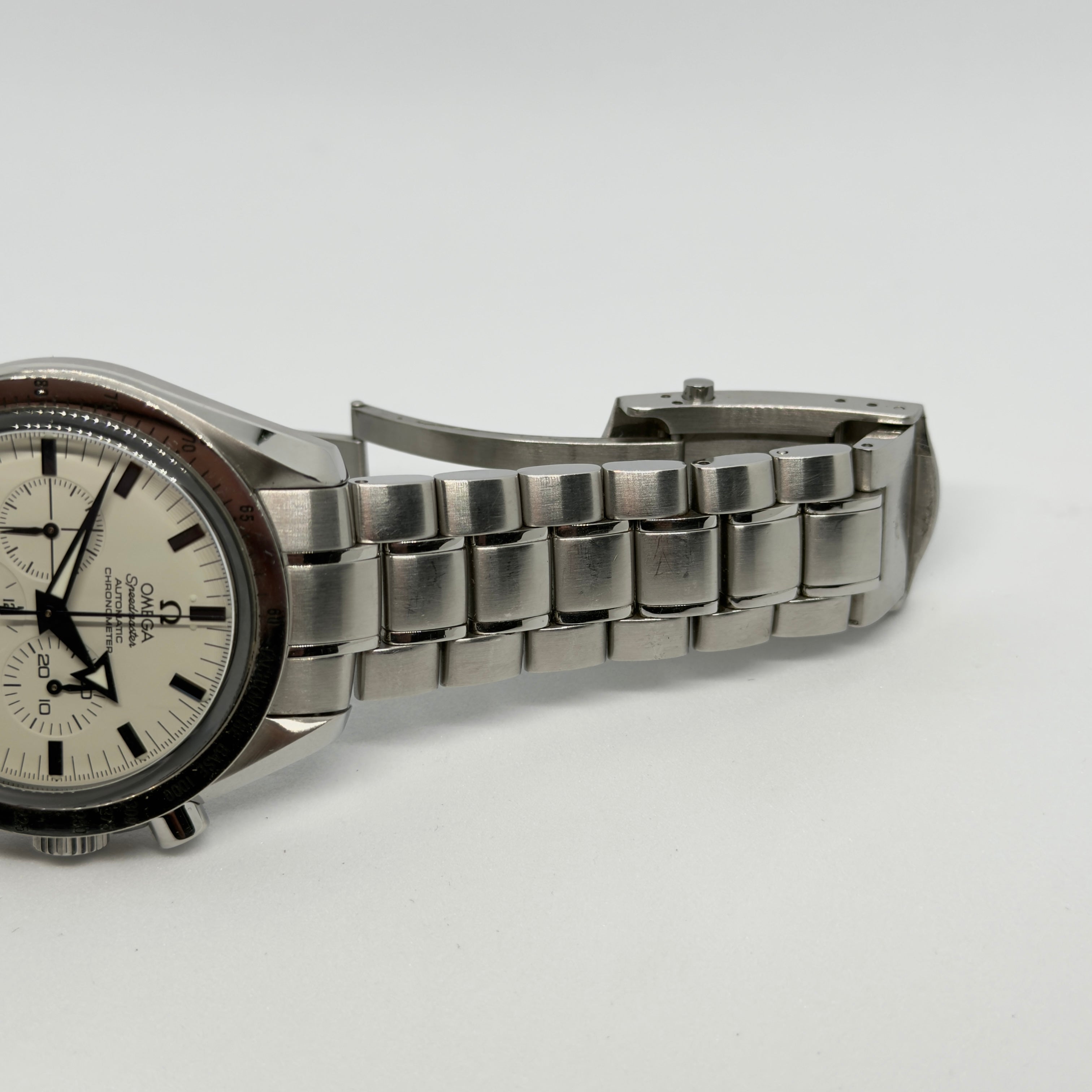 Omega Broad Arrow