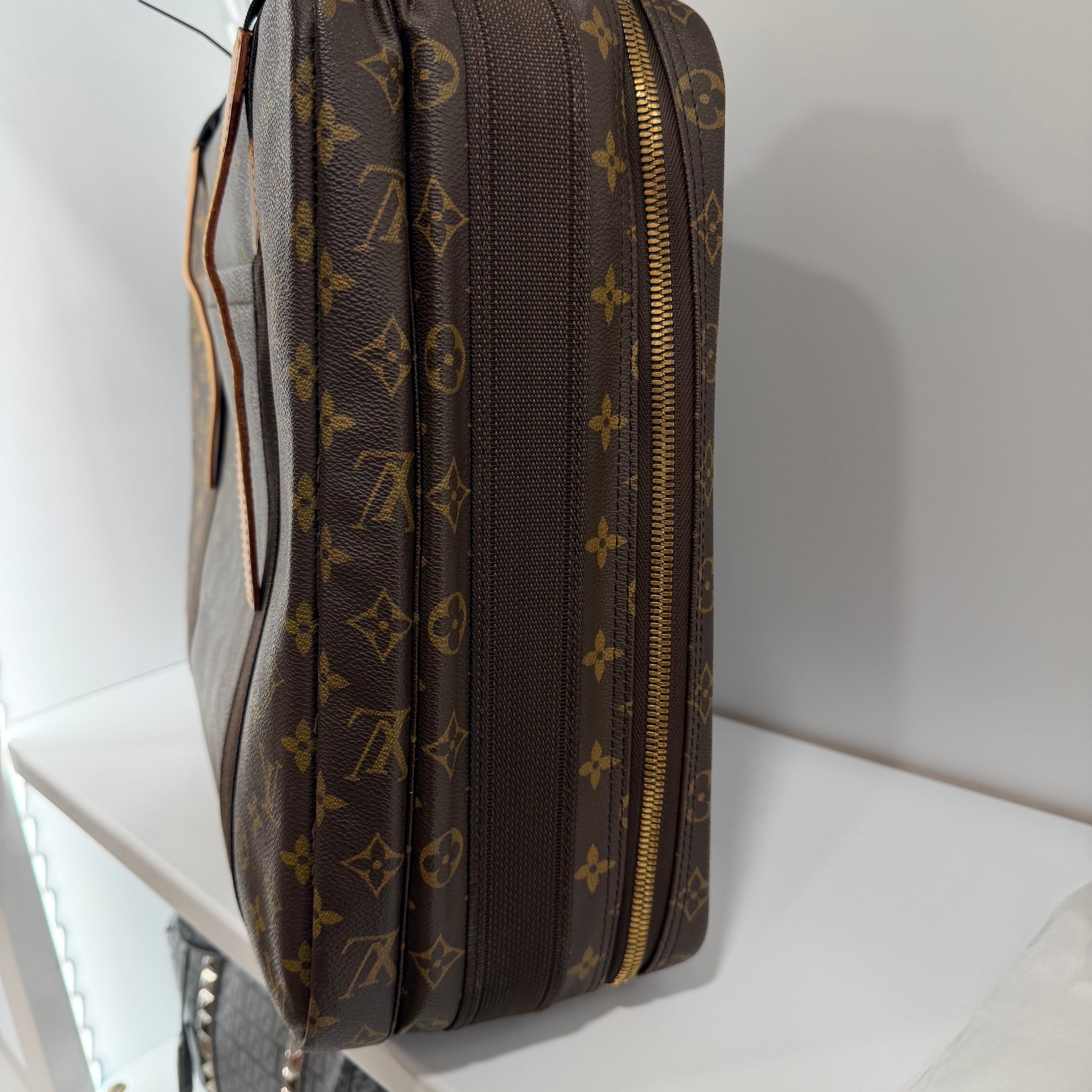 Louis Vuitton Satellite